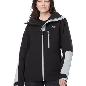 NWT Oakley Camilia Core Insulated Jacket Blackout Large!  Perfect for snow!